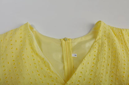 Elegantes Spitzen-Jacquardkleid mit V-Ausschnitt
